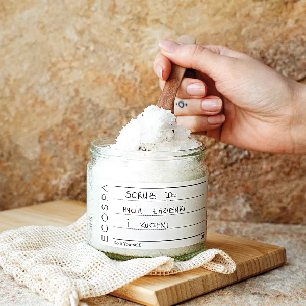 Naturalny środek scrub do mycia łazienki i kuchni