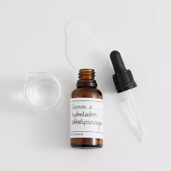 Serum z hydrolatem lawendowym, niacynamidem i kolagenem roślinnym do cery mieszanej