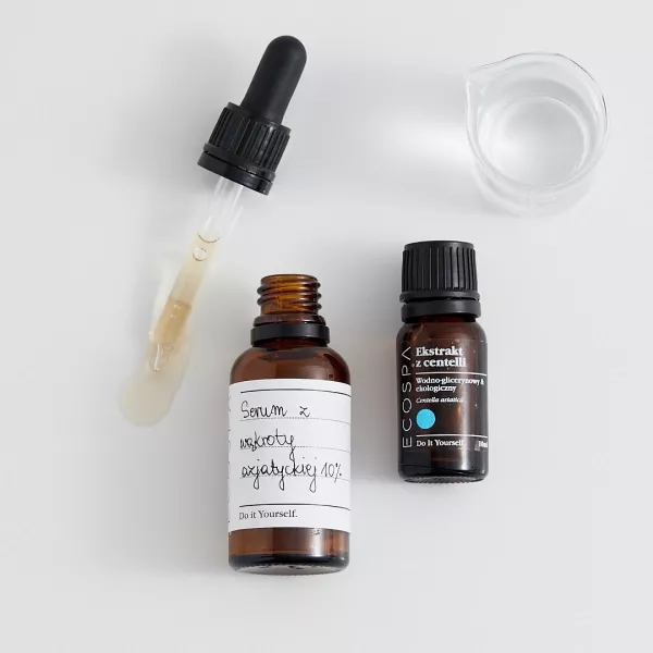 Serum hialuronowe z ekstraktem z wąkroty azjatyckiej 10%