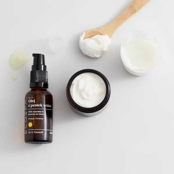 Krem anti-aging ze skwalanem i olejem z pestek wiśni