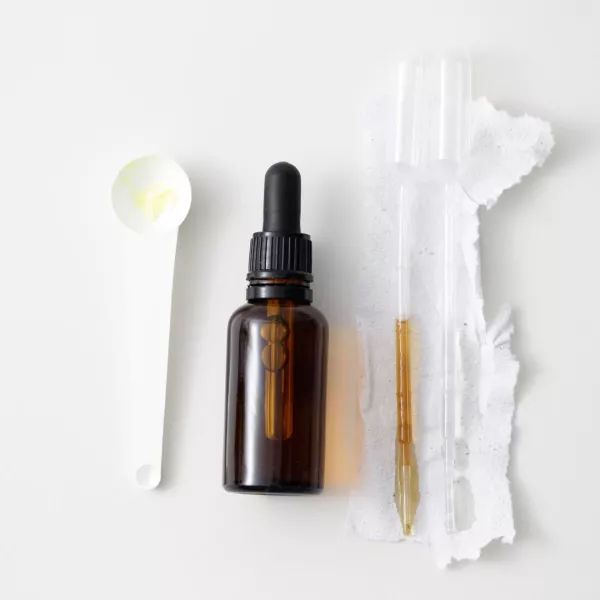 Olejowe serum z kwasem alfa-liponowym 1% i witaminami C 5% i E 3%