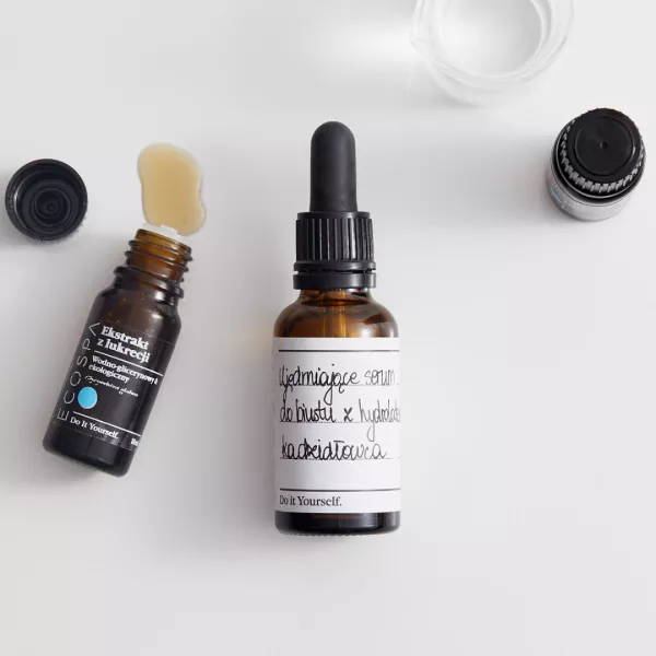 Ujędrniające serum do biustu z hydrolatem kadzidłowca