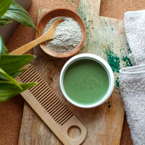 Maseczka ze spiruliny na skórę głowy