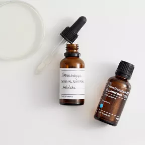 Wzmacniające serum na zniszczone końcówki włosów 