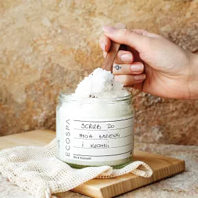 Naturalny środek scrub do mycia łazienki i kuchni