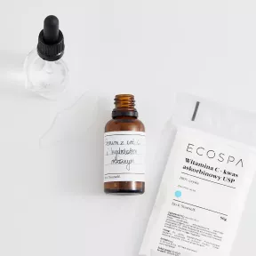 Antyoksydacyjne serum z witaminą C 15% i hydrolatem różanym
