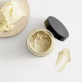 Kremowy peeling algowy do ciała