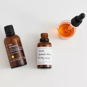 Serum z olejem z dzikiej róży, olejem śliwkowym i skwalanem do cery suchej