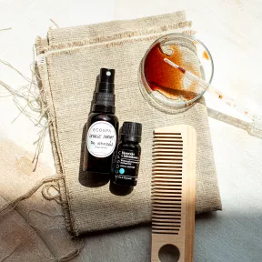 Lekkie serum do włosów z ekstraktem z hibiskusa i prowitaminą B5