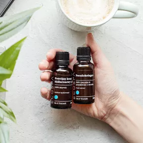 Żelowe serum do ust z kwasem hialuronowym i kolagenem 