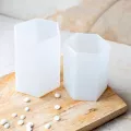 Silikonowa forma do świec - kolumna sześciokąt 8.5 cm