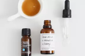 Żelowe serum z ekstraktem z lukrecji 2%