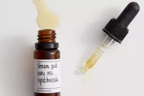 Serum redukujące cienie i obrzęki pod oczami z ekstraktem z kasztanowca