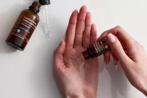 Serum na trądzik z olejkiem drzewa herbacianego