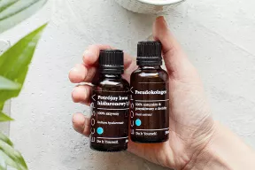 Żelowe serum do ust z kwasem hialuronowym i kolagenem 