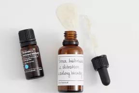 Serum hialuronowe z ekstraktem z zielonej herbaty 2%